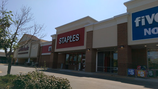 Staples, 45035 Worth Ave, California, MD 20619, USA, 