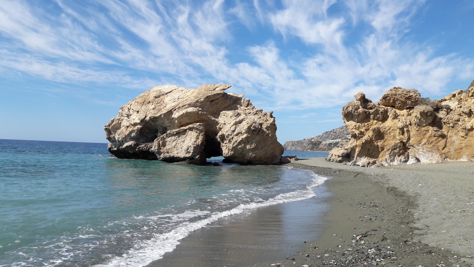 Foto von Tertsa beach mit geräumiger strand