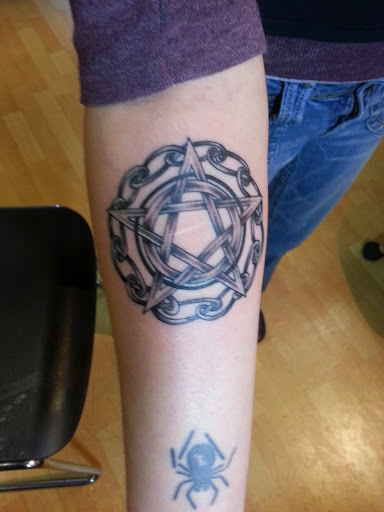 Tattoo Shop «22 Caliber Tattoo Studio», reviews and photos, 3501 Parsons Ave, Columbus, OH 43207, USA