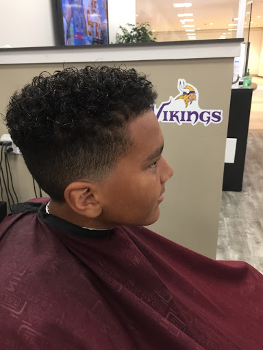 Barber Shop «All Pro Sports Barbershop», reviews and photos, 12741 Wayzata Blvd, Minnetonka, MN 55305, USA