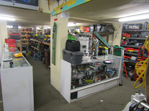 Loan Agency «Creighton Loans and Music», reviews and photos, 16404 WA-99, Lynnwood, WA 98037, USA