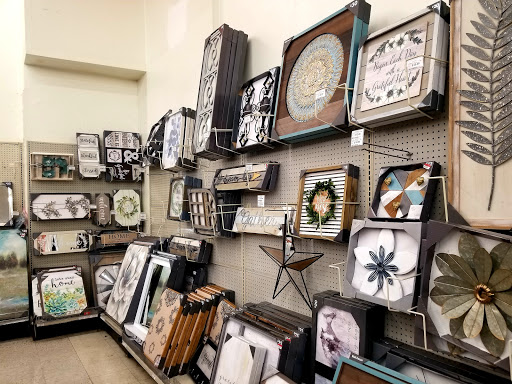 Discount Store «Big Lots», reviews and photos, 610 Las Tunas Dr, Arcadia, CA 91007, USA