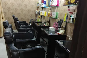 Gorgeous Beauty Parlor image