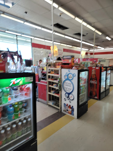 Grocery Store «United Grocery Outlet», reviews and photos, 106 Woodmere Mall, Crossville, TN 38555, USA