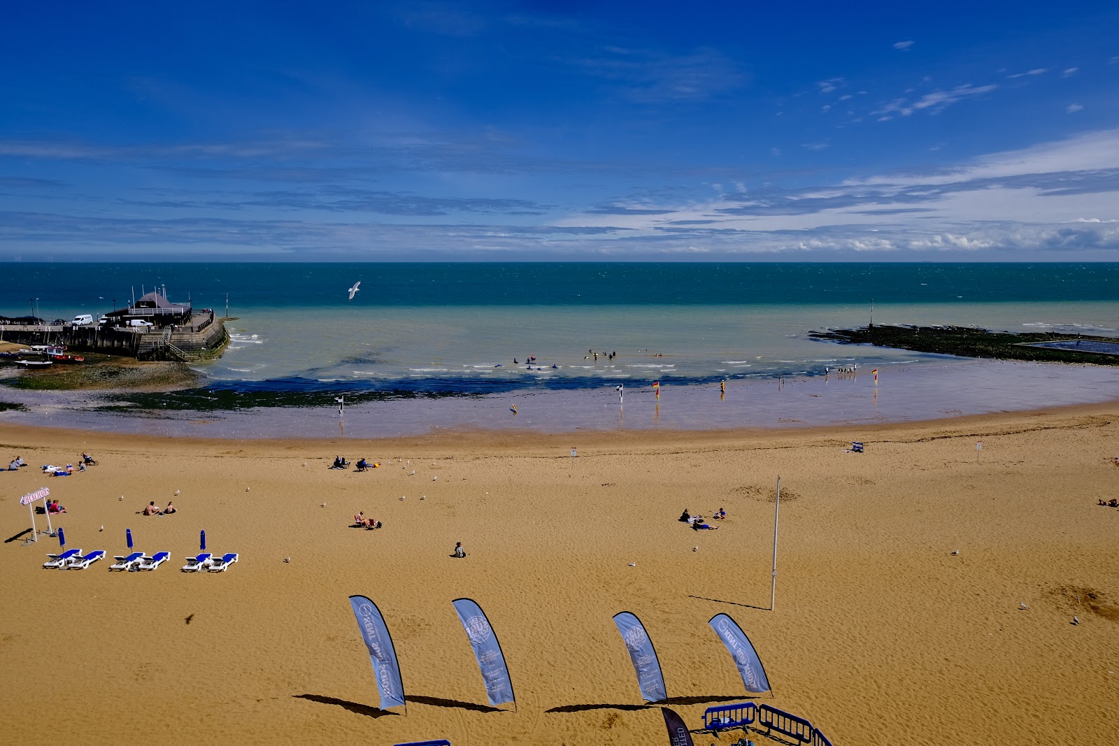 Foto di Viking Bay beach e l'insediamento