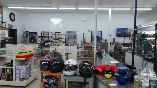 Pawn Shop «R J Jewelry & Loan Co», reviews and photos, 1210 Bloomingdale Rd, Glendale Heights, IL 60139, USA