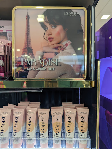 Hair Salon «Ulta Beauty», reviews and photos, 16640 Royalton Rd, Strongsville, OH 44136, USA