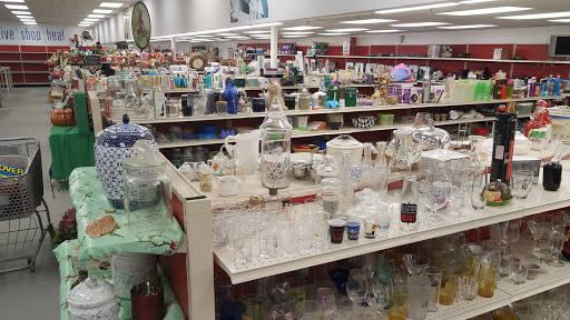 Thrift Store «The Salvation Army Family Store & Donation Center», reviews and photos