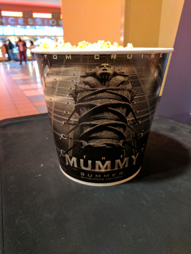 Movie Theater «Regal Cinemas Crocker Park 16 & IMAX», reviews and photos, 30147 Detroit Ave, Westlake, OH 44145, USA