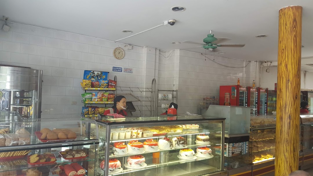 PANADERIA Y PASTELERIA LUCITANIA