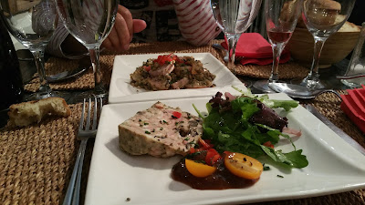 Restaurant la cave passe a table à Saintes
