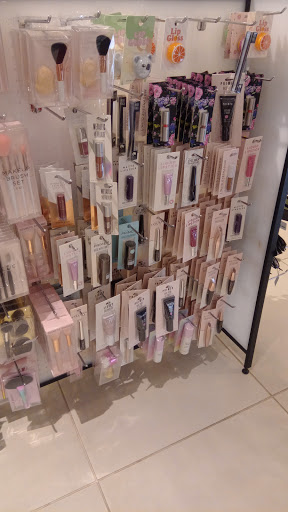 Clothing Store «Forever 21», reviews and photos, 313 Burr Ln, Lake Grove, NY 11755, USA