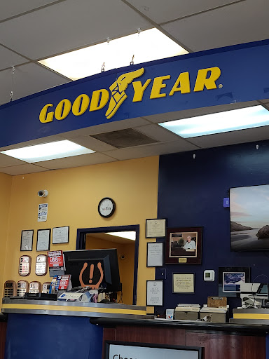 Auto Repair Shop «Hogan & Sons Tire and Auto», reviews and photos, 46970 Community Plaza, Sterling, VA 20164, USA