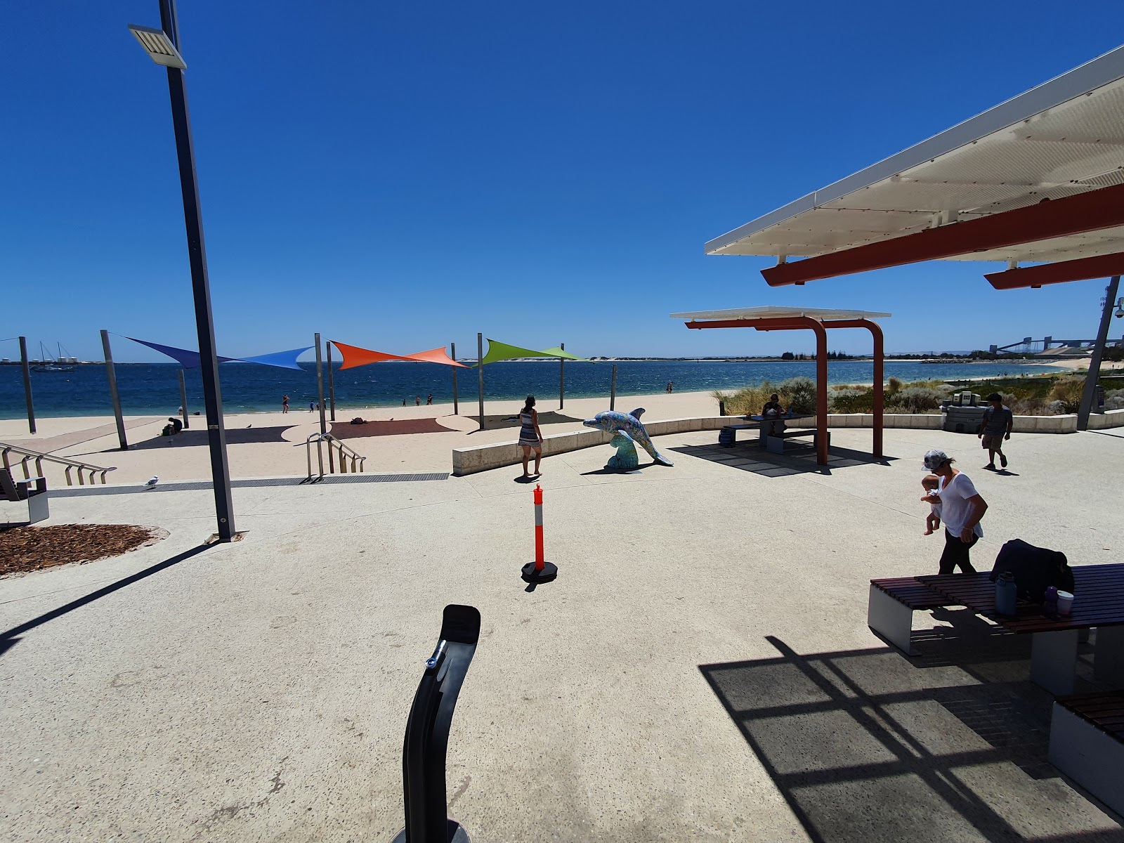 Fotografie cu Koombana Beach - locul popular printre cunoscătorii de relaxare