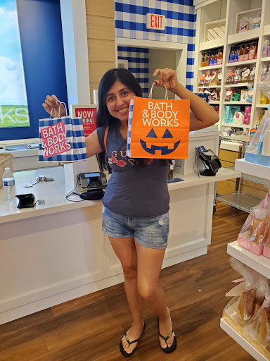 Beauty Supply Store «Bath & Body Works», reviews and photos, 34986 Midway Outlet Dr, Rehoboth Beach, DE 19971, USA