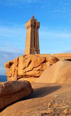 location Puffin Perros Guirec. Gite meublé de tourisme. Jusqu'à 6 personnes. A partir de 70€ la nuit selon saison à Perros-Guirec