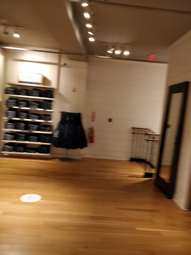 Clothing Store «AEO Factory & Aerie Store», reviews and photos, 442 Fulton St, Brooklyn, NY 11201, USA