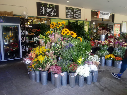 Grocery Store «New Seasons Market Mountain Park», reviews and photos, 3 Monroe Pkwy, Lake Oswego, OR 97035, USA