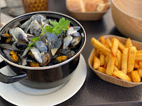 Moules-frites du Restaurant de fruits de mer Le Beau Site à Cabourg - n°6