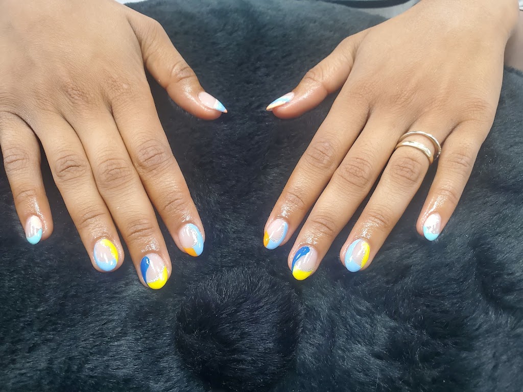 Nails & lashes Royale appointments preferred 34653