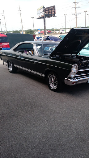 Ford Dealer «Pundmann Ford», reviews and photos, 2727 W Clay St, St Charles, MO 63301, USA