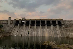 Man Dam image