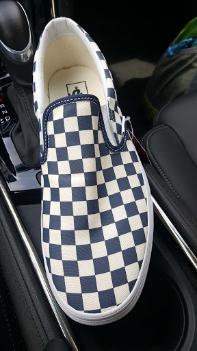 Shoe Store «Vans», reviews and photos, 1314 Pacific Coast Hwy, Hermosa Beach, CA 90254, USA