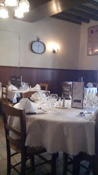 Atmosphère du Restaurant Auberge de l'Abbaye à Saint-Germer-de-Fly - n°4