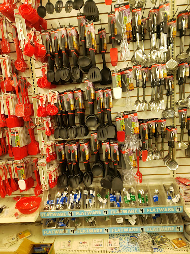 Dollar Store «Dollar Tree», reviews and photos, 2215 S Telegraph Rd, Bloomfield Hills, MI 48302, USA