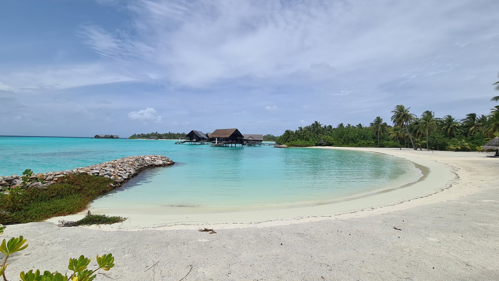 Photo de One & Only island avec plusieurs baies spacieuses
