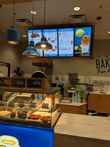 Book Store «Barnes & Noble», reviews and photos, 2000 E Rio Salado Pkwy #1032, Tempe, AZ 85281, USA