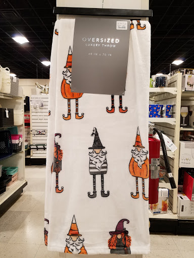 Department Store «T.J. Maxx & HomeGoods», reviews and photos, 717 Boardman Poland Rd, Youngstown, OH 44512, USA