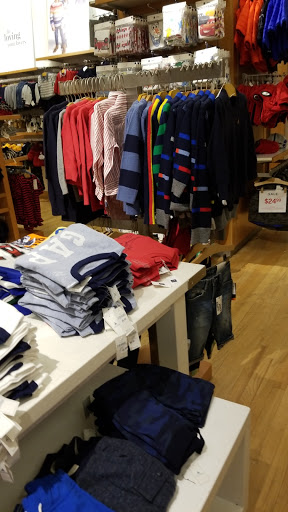 Clothing Store «Gap», reviews and photos, 7430 164th Ave NE, Redmond, WA 98052, USA