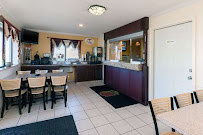 Super 8 by Wyndham Flint Township Miller Rd - Photo 6 - Car repair in Flint, MI, Flint