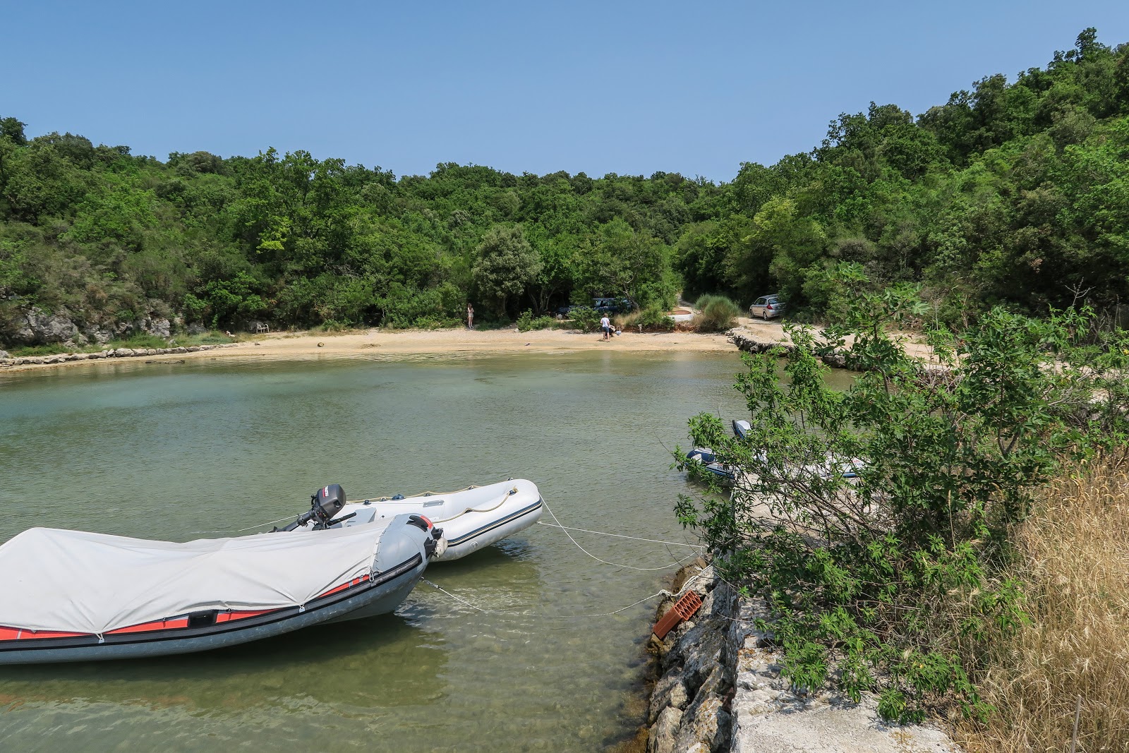 Foto von Torkul beach mit viele kleine buchten