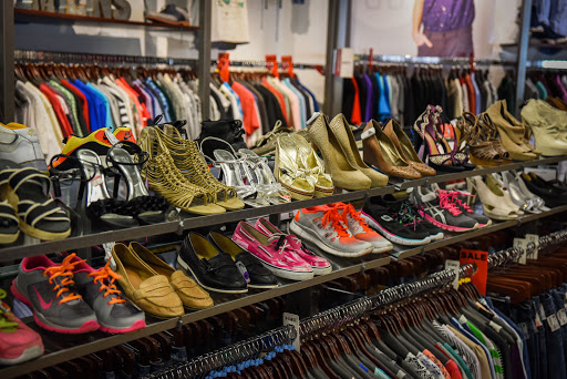 Clothing Store «Uptown Cheapskate», reviews and photos, 500 E Round Grove Rd #131, Lewisville, TX 75067, USA