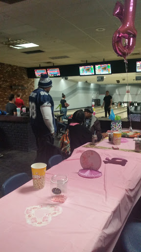 Bowling Alley «Crofton Bowling Centre», reviews and photos, 2115 Priest Bridge Dr, Crofton, MD 21114, USA