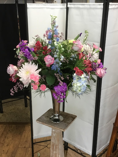 Florist «BloomTown Florist», reviews and photos, 218 W Bay Dr, Largo, FL 33770, USA