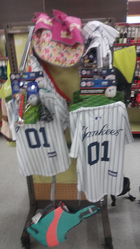 Pet Supply Store «Petco Animal Supplies», reviews and photos, 1610 Avenue Y, Brooklyn, NY 11235, USA