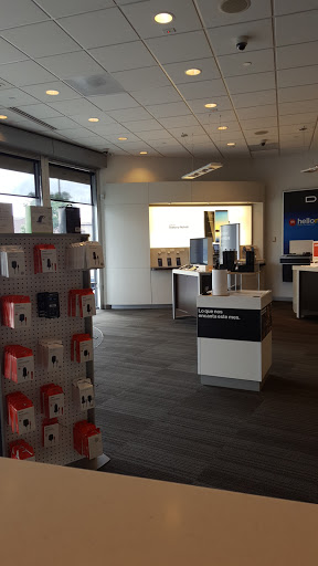 Cell Phone Store «Verizon», reviews and photos, 16771 Valley Blvd d, Fontana, CA 92335, USA
