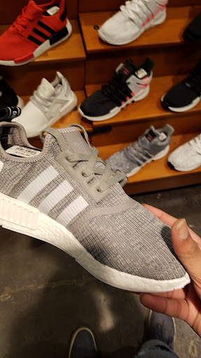 Sportswear Store «Champs Sports», reviews and photos, 90-15 Queens Blvd, Elmhurst, NY 11373, USA