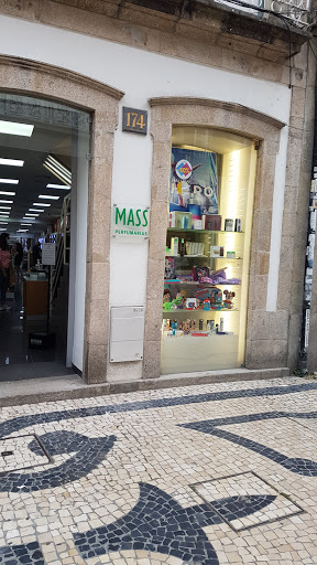 Stores to buy loewe handbags Oporto