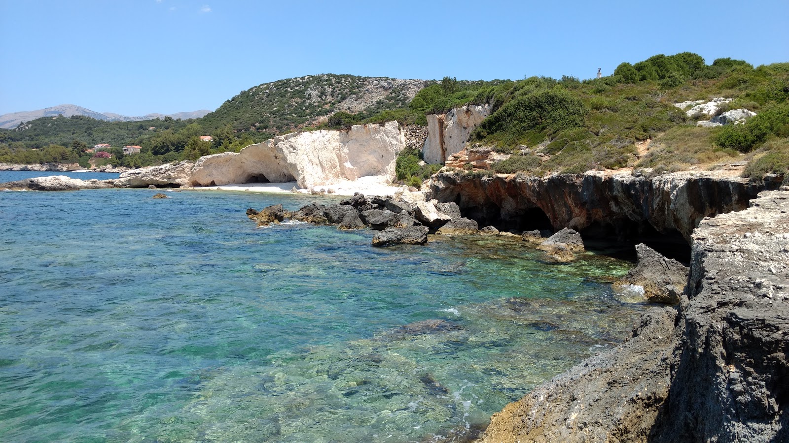 Fotografie cu Crocodile beach cu mic golf