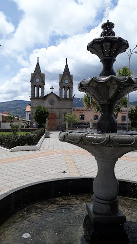 Opiniones de Iglesia Parroquial De Cusubamba en Velasco Ibarra - Iglesia