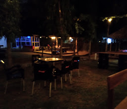 Houston’s Restaurant & Leisure Lounge photo