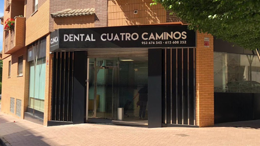 Clínica Dental Cuatro Caminos
