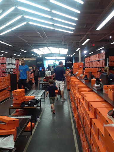 Clothing Store «Nike Clearance Store», reviews and photos, 5209 International Dr, Orlando, FL 32819, USA