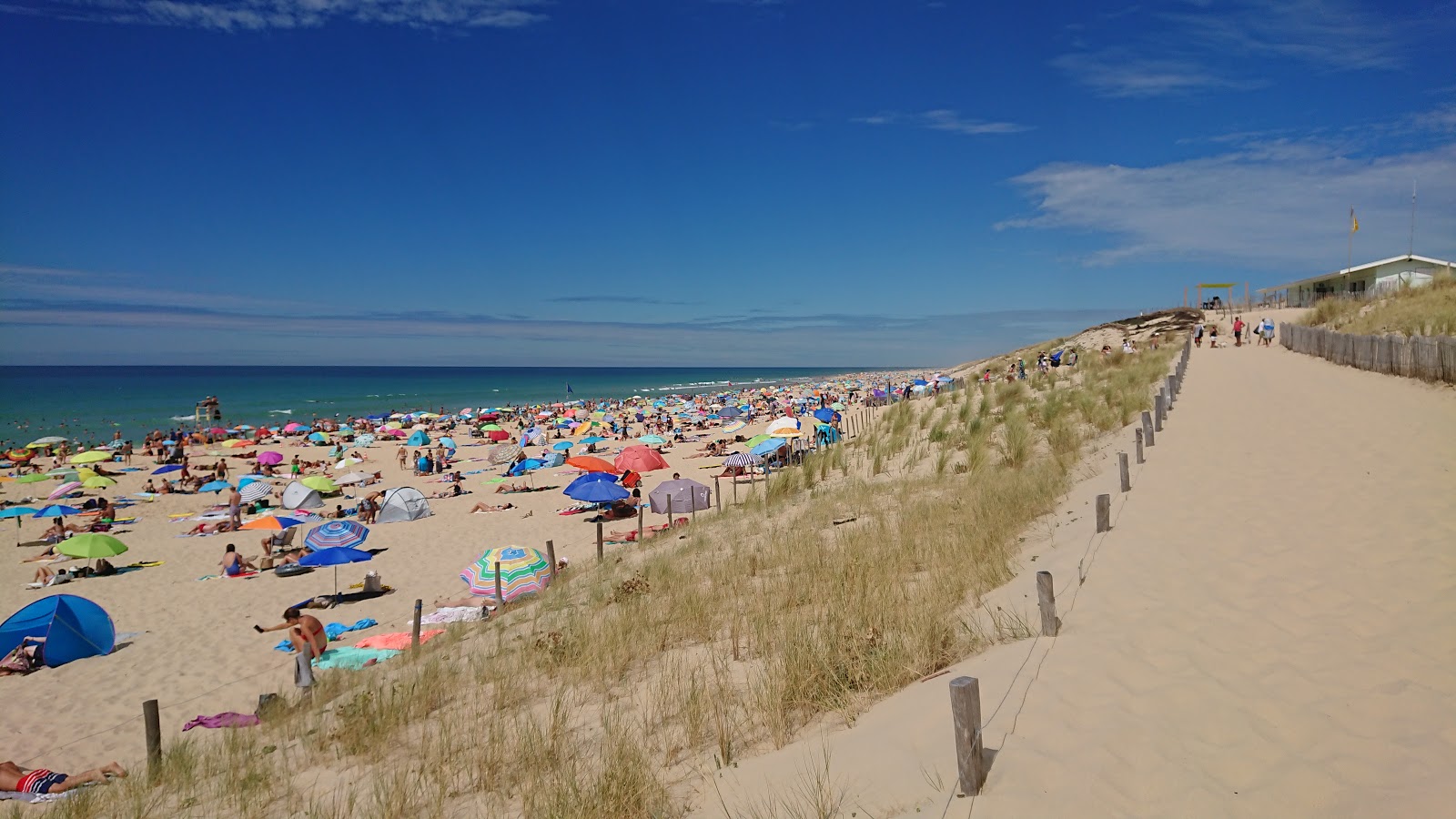 Foto von Plage le Porge mit langer gerader strand