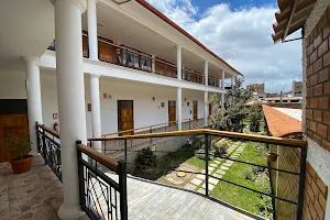 Tupac Hostel Huaraz image
