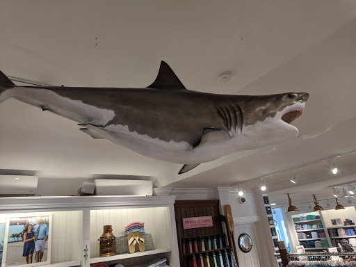 Clothing Store «Vineyard Vines», reviews and photos, 56 Narragansett Ave, Oak Bluffs, MA 02557, USA